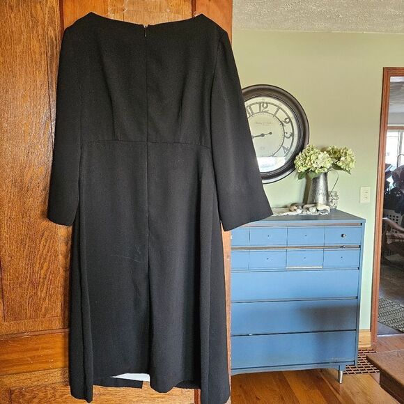 Danny & Nicole Off‑Shoulder Dress Black/White Size 8 | Elegant Evening Wear - Picture 6 of 10